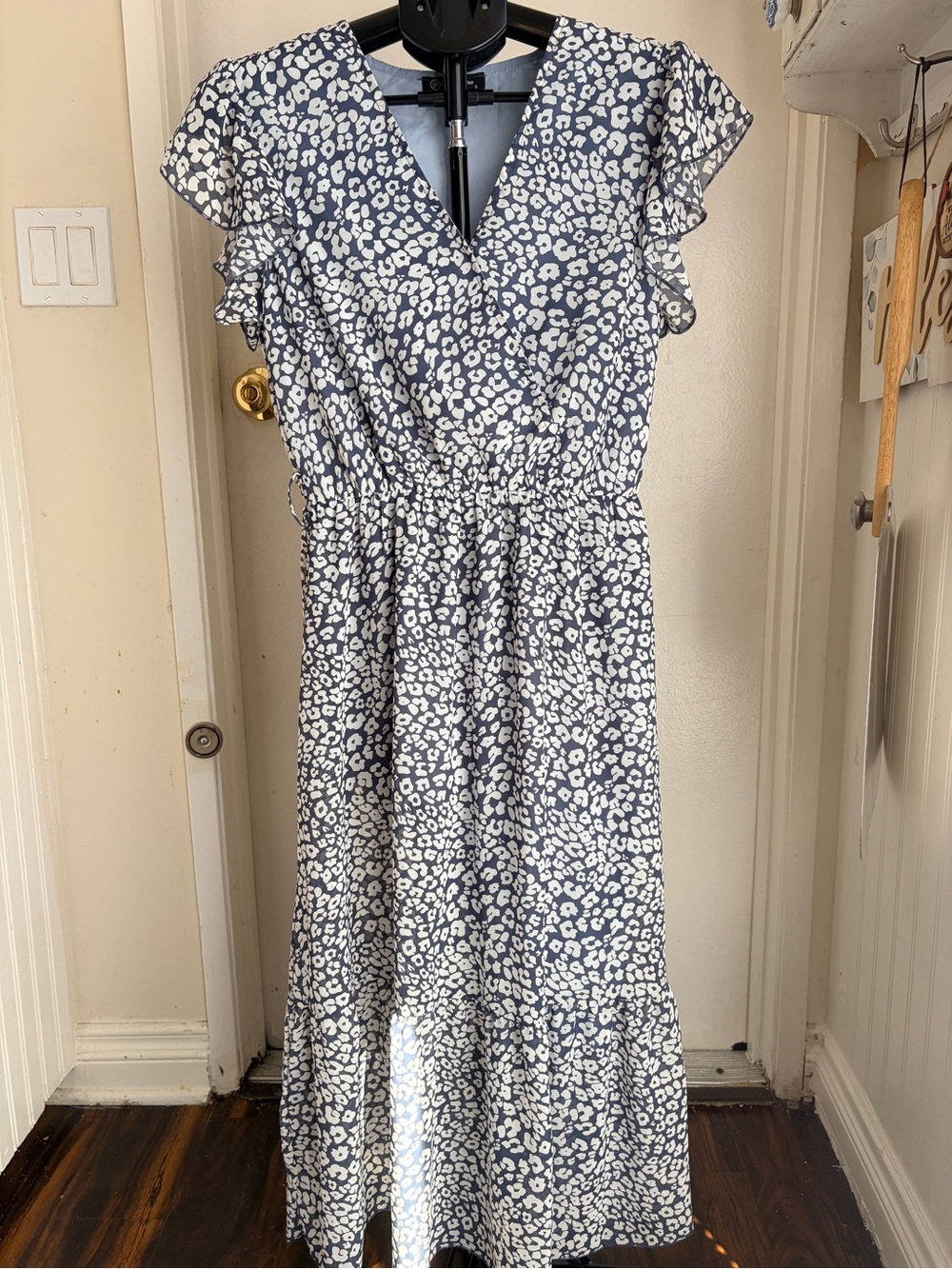 Blue Floral Wrap-Style Midi Dress with Flutter Sleeves | Women’s Small